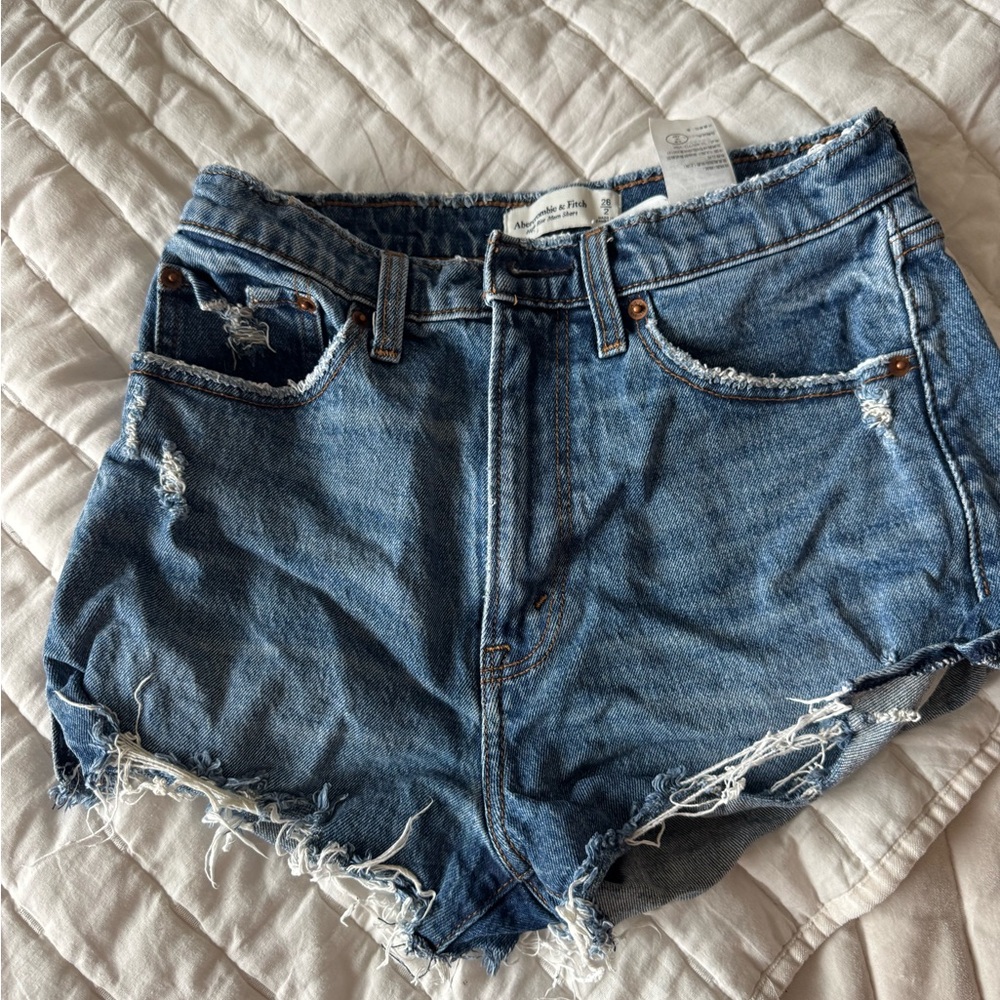 Abercrombie & Fitch “high rise mom short”